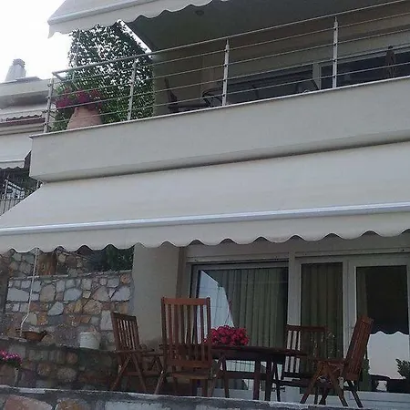 Akrotiri PalaiónTsiflíkion